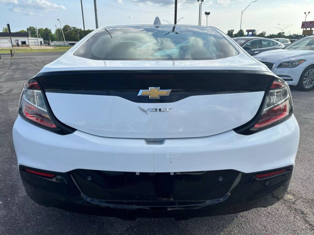 2017 Chevrolet Volt Image 31