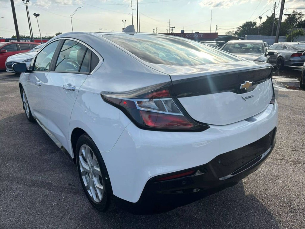 2017 Chevrolet Volt Image 32
