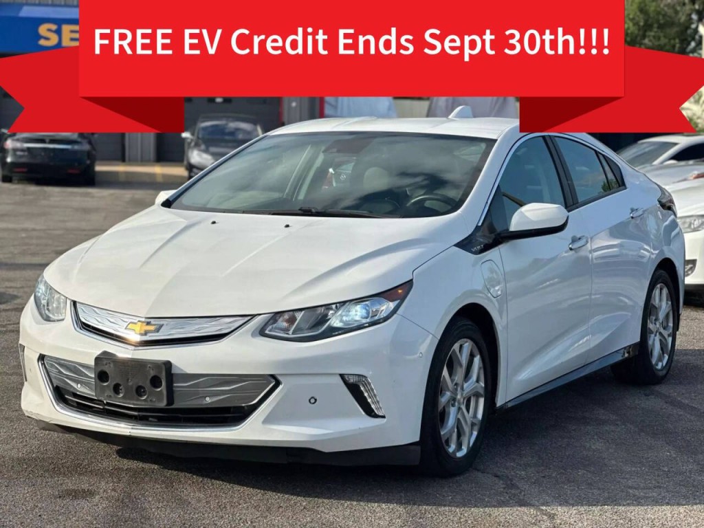 2017 Chevrolet Volt Image 1