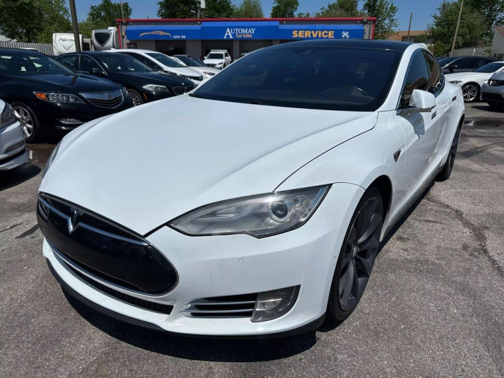 2014 Tesla Model S Image 31