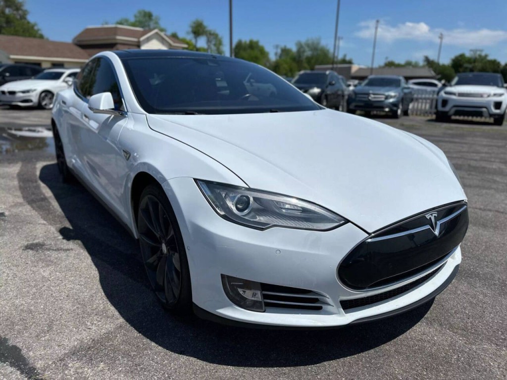 2014 Tesla Model S Image 4