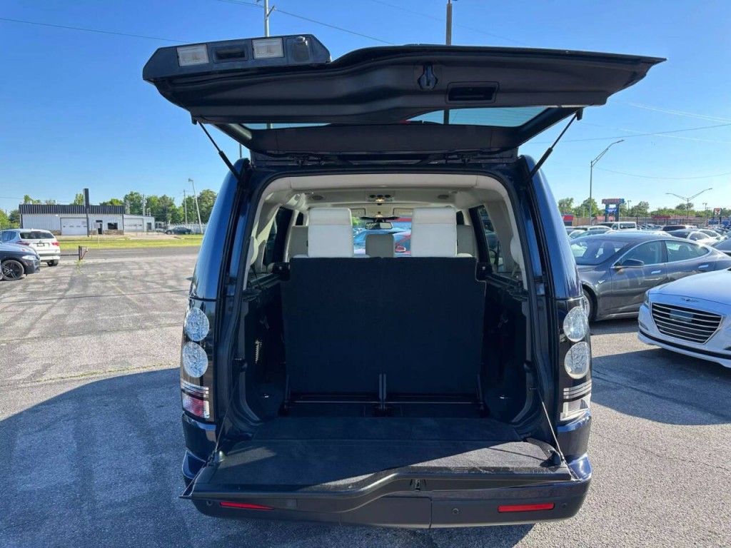 2015 Land Rover LR4 Image 21