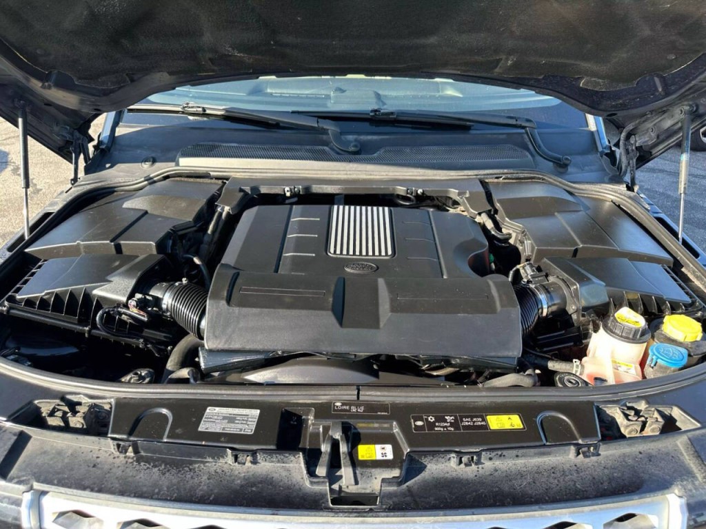 2015 Land Rover LR4 Image 22