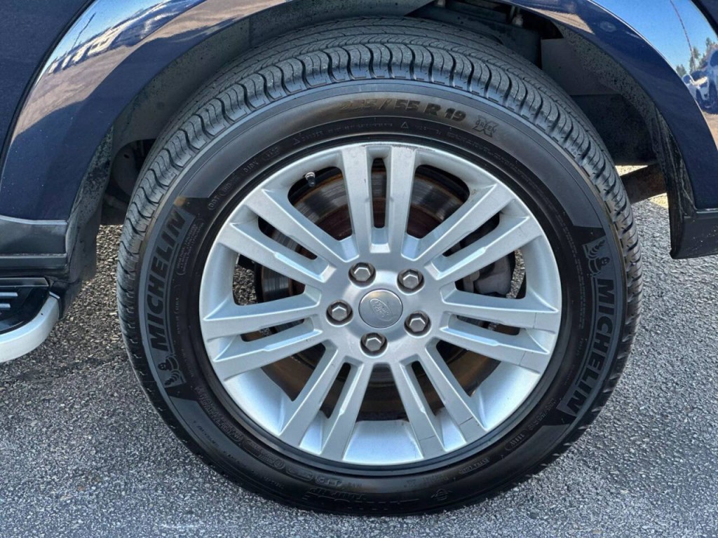 2015 Land Rover LR4 Image 29