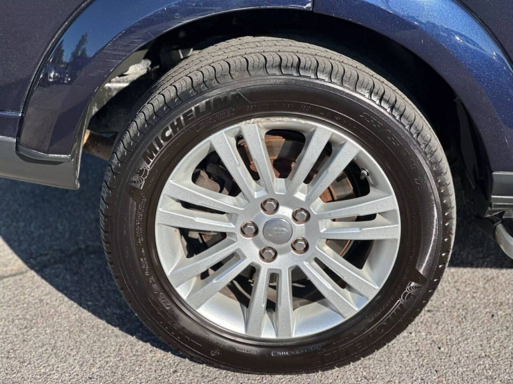 2015 Land Rover LR4 Image 30
