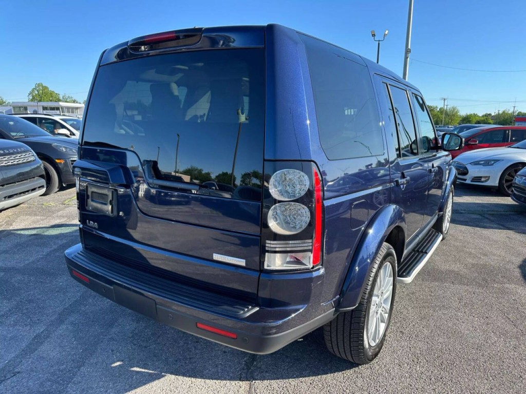 2015 Land Rover LR4 Image 35