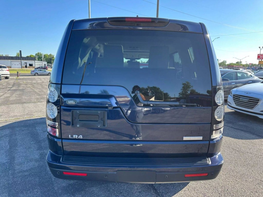 2015 Land Rover LR4 Image 36