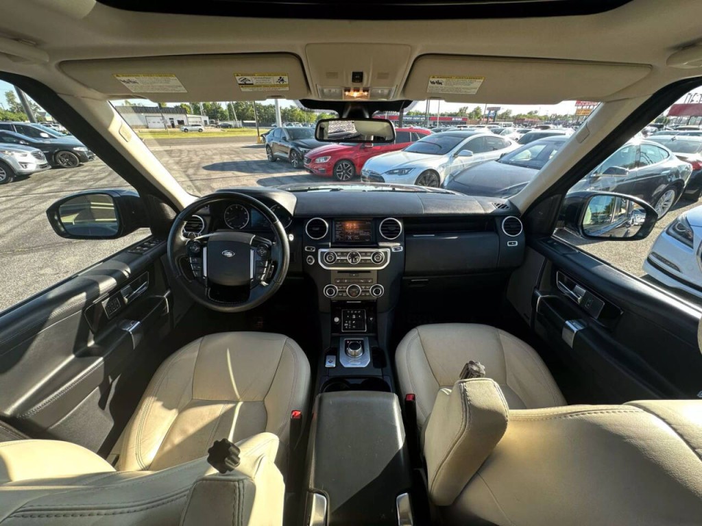 2015 Land Rover LR4 Image 2