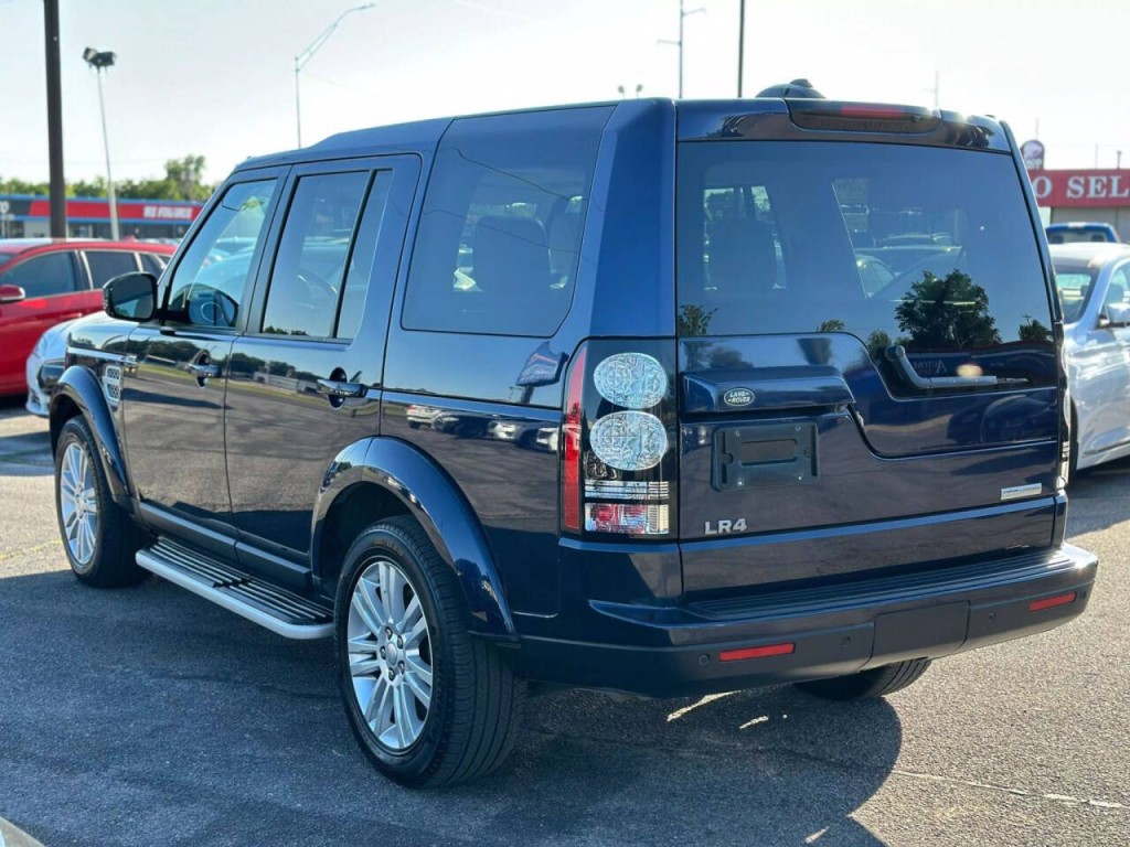 2015 Land Rover LR4 Image 8