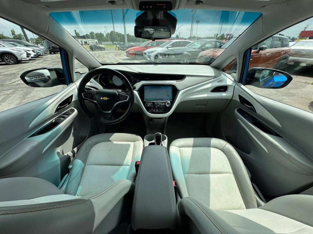 2017 Chevrolet Bolt EV Image 12