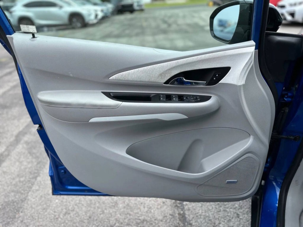 2017 Chevrolet Bolt EV Image 21