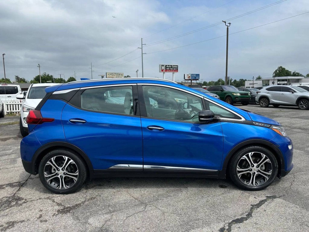 2017 Chevrolet Bolt EV Image 32