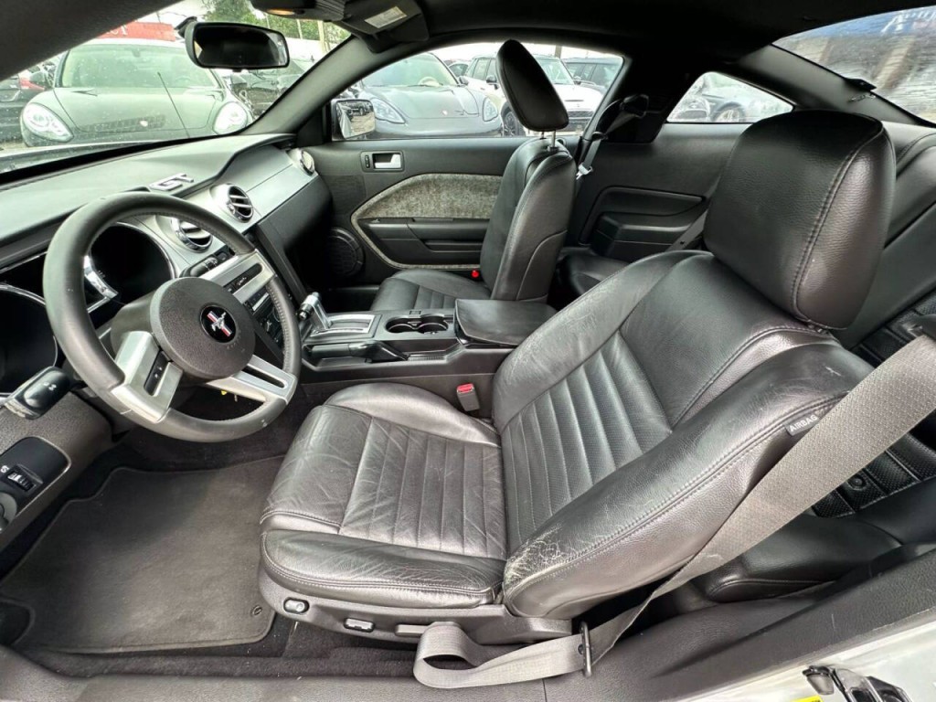 2009 Ford Mustang Image 11