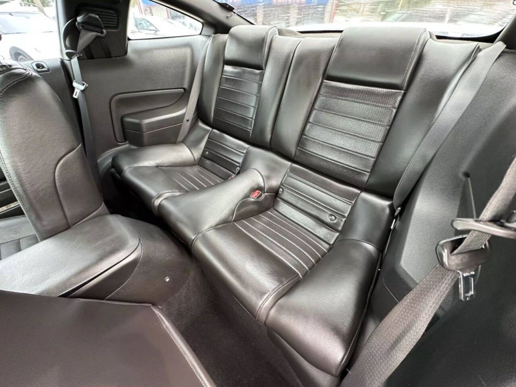 2009 Ford Mustang Image 17