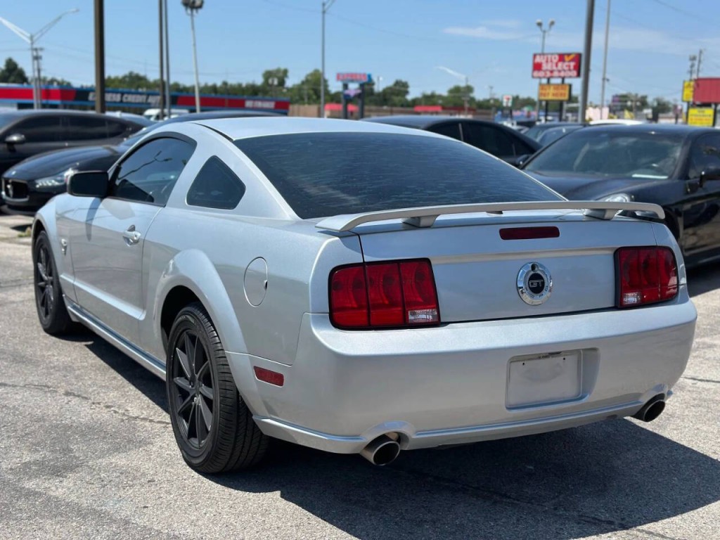 2009 Ford Mustang Image 8
