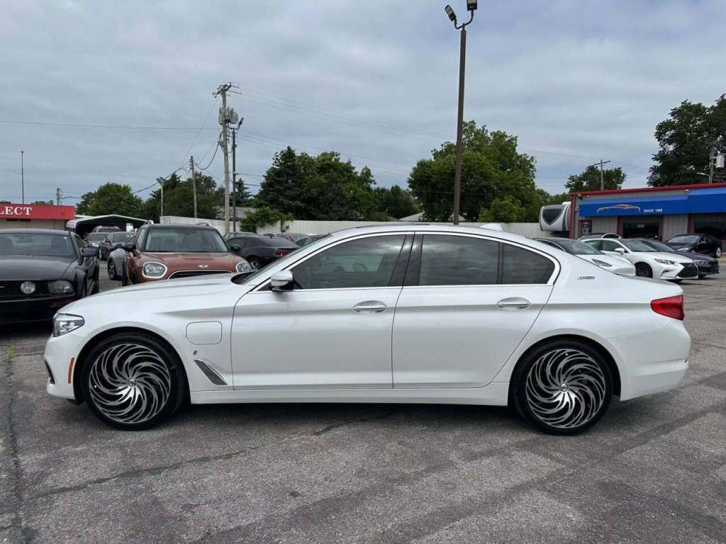 2018 BMW 5 Series Image 36