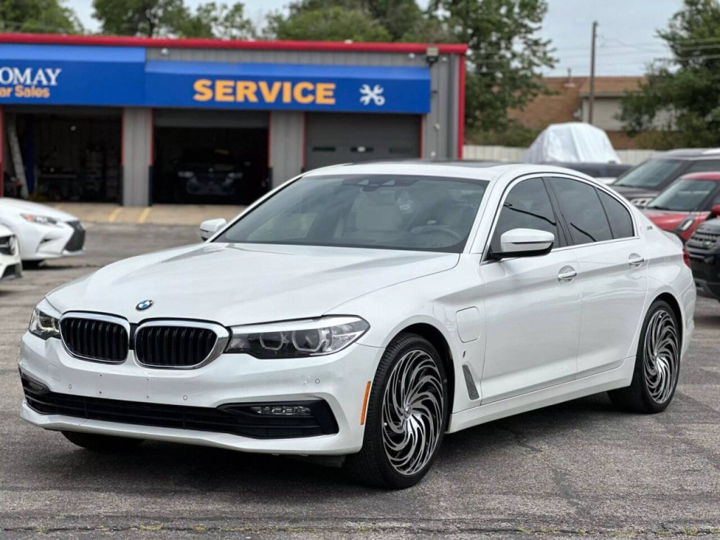 2018 BMW 5 Series Image 2
