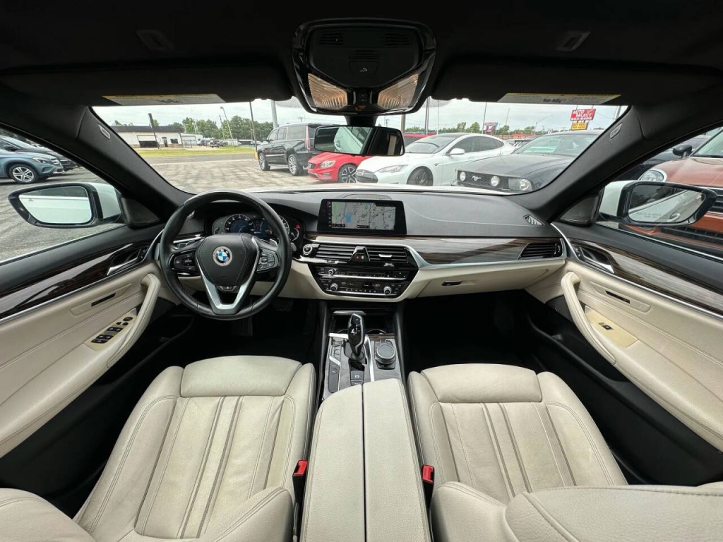 2018 BMW 5 Series Image 3