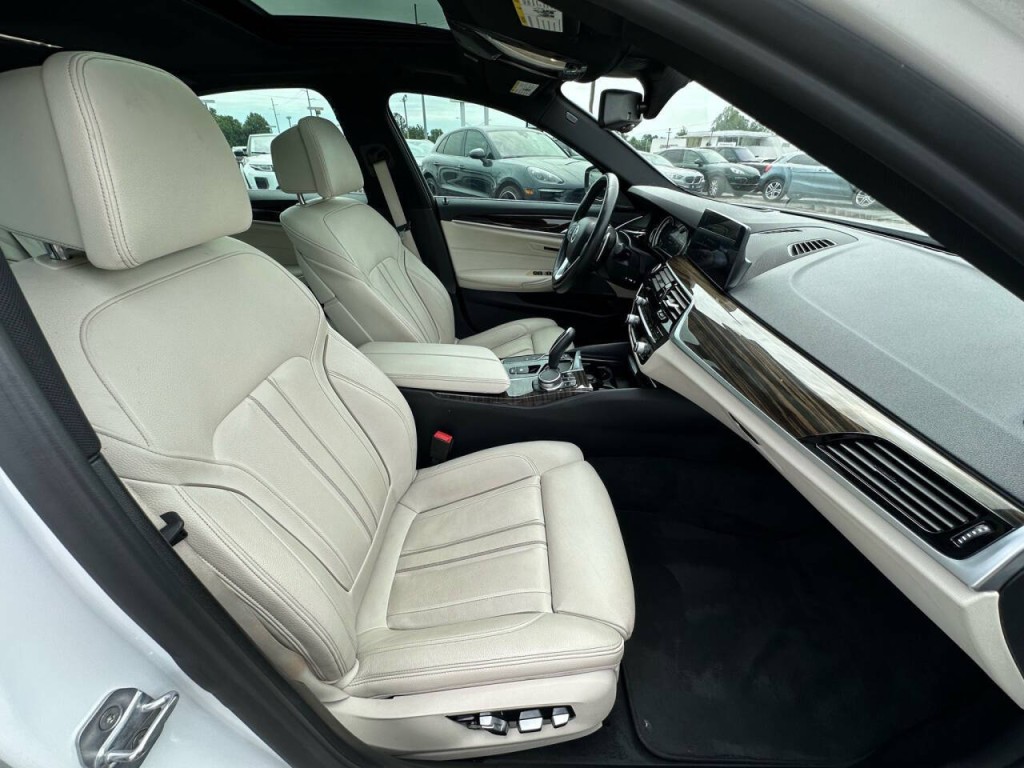 2018 BMW 5 Series Image 14