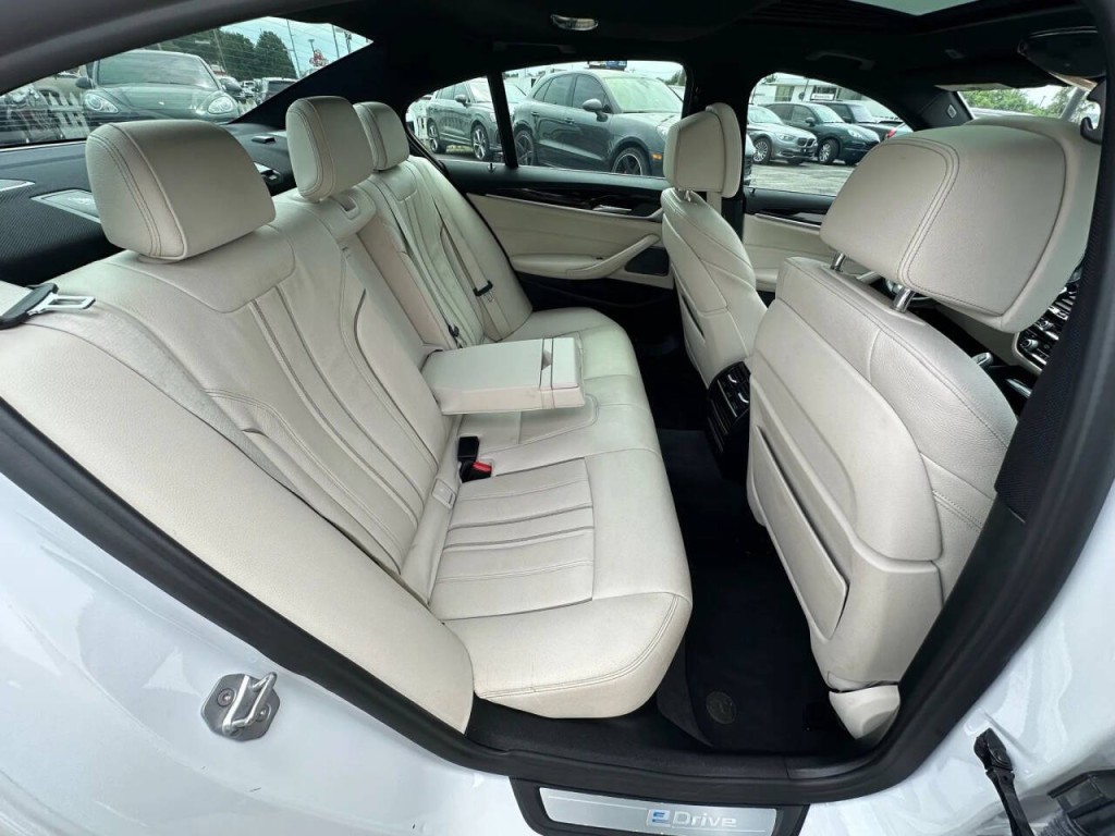 2018 BMW 5 Series Image 15