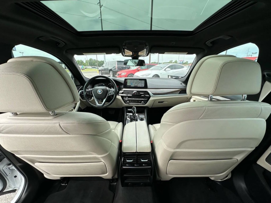 2018 BMW 5 Series Image 16