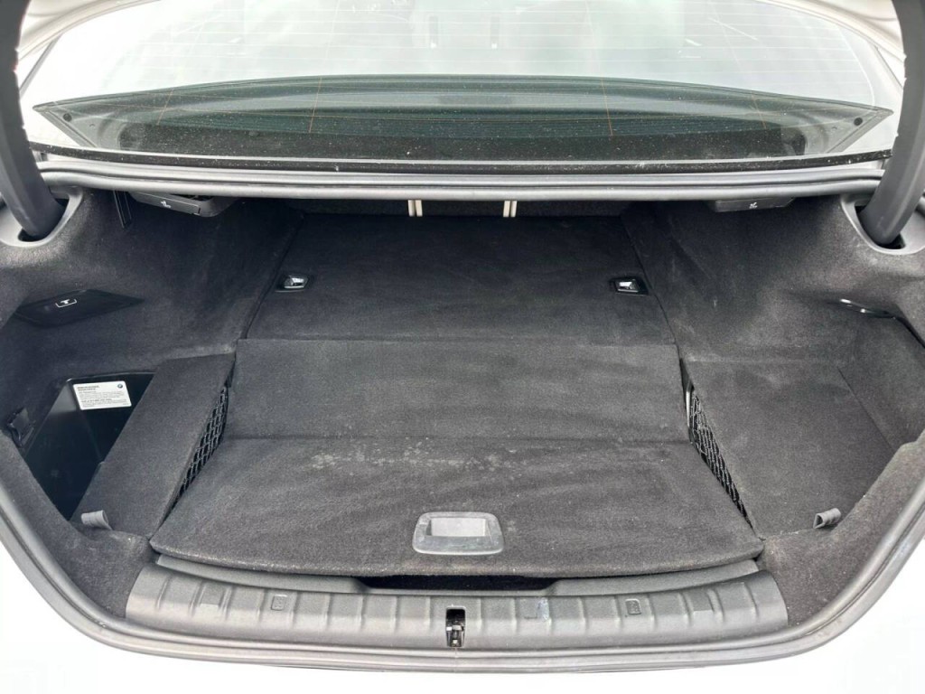 2018 BMW 5 Series Image 19