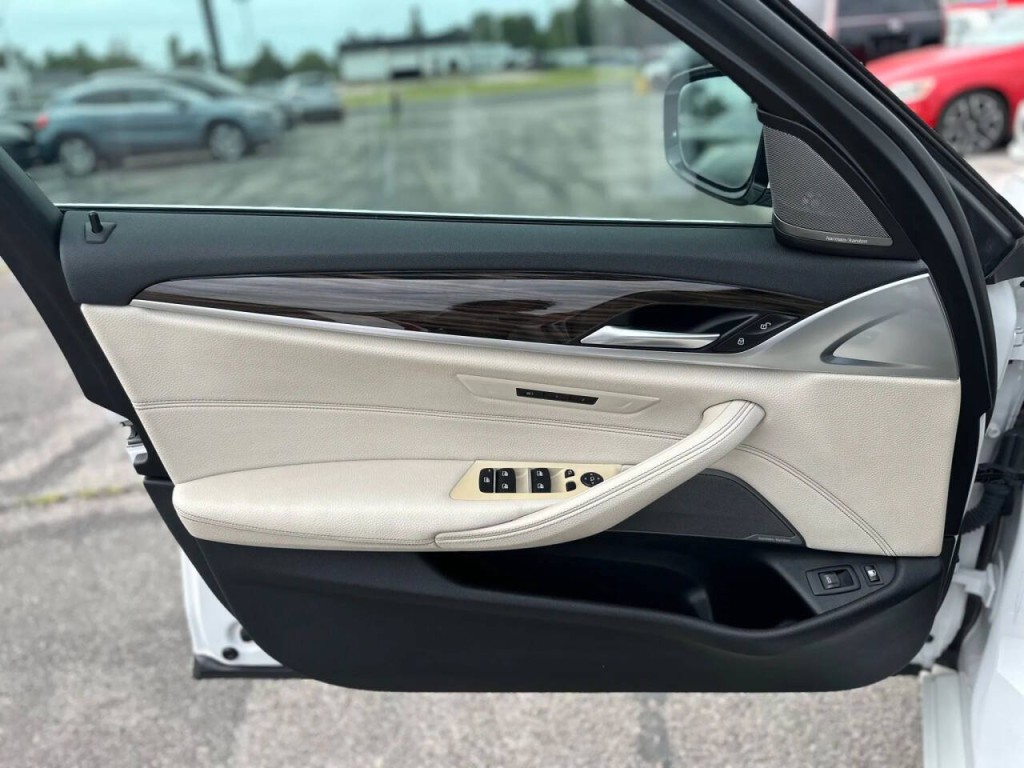 2018 BMW 5 Series Image 21