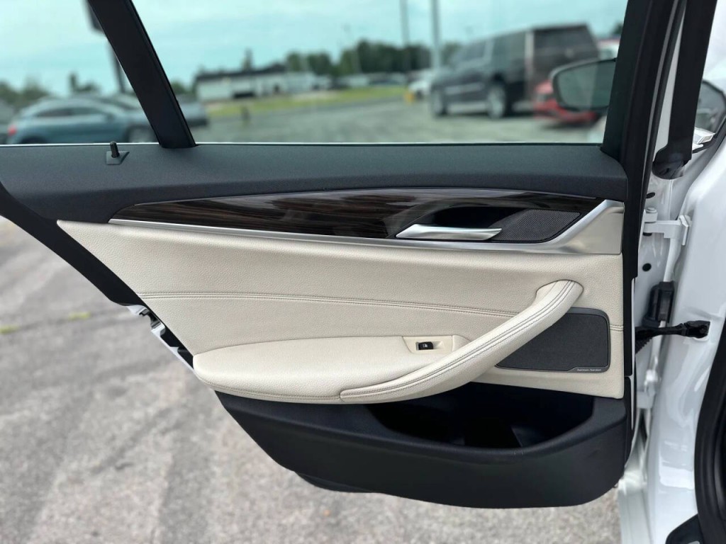 2018 BMW 5 Series Image 22