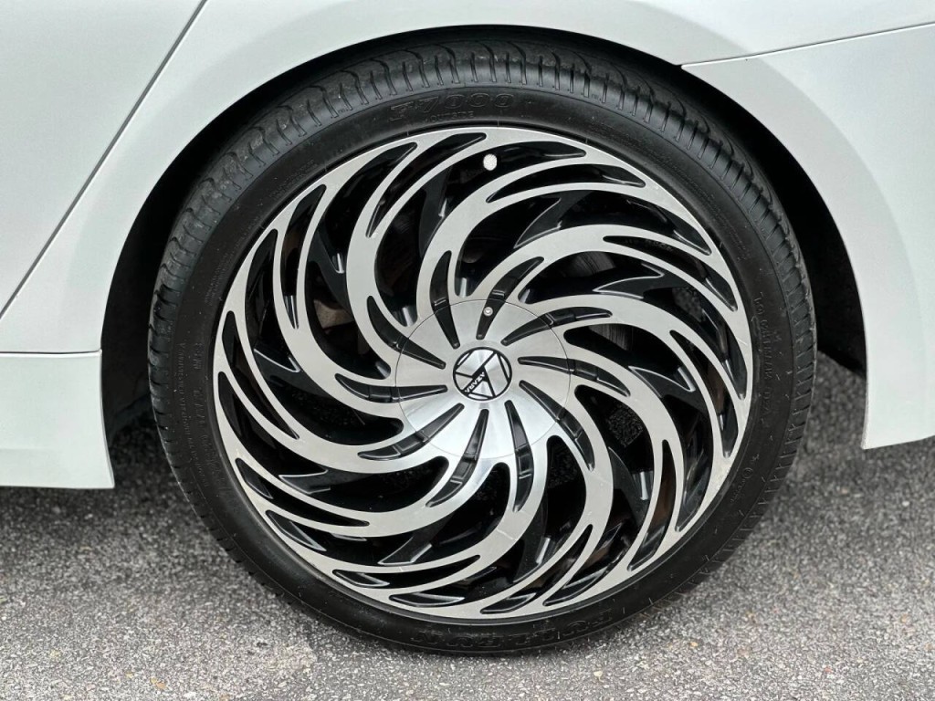 2018 BMW 5 Series Image 28