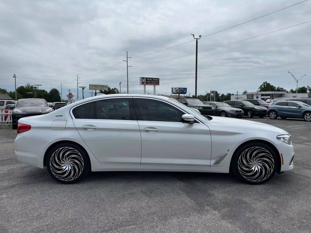 2018 BMW 5 Series Image 32