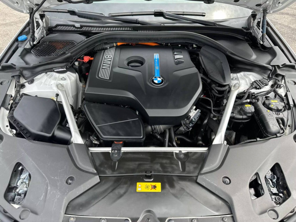 2018 BMW 5 Series Image 19
