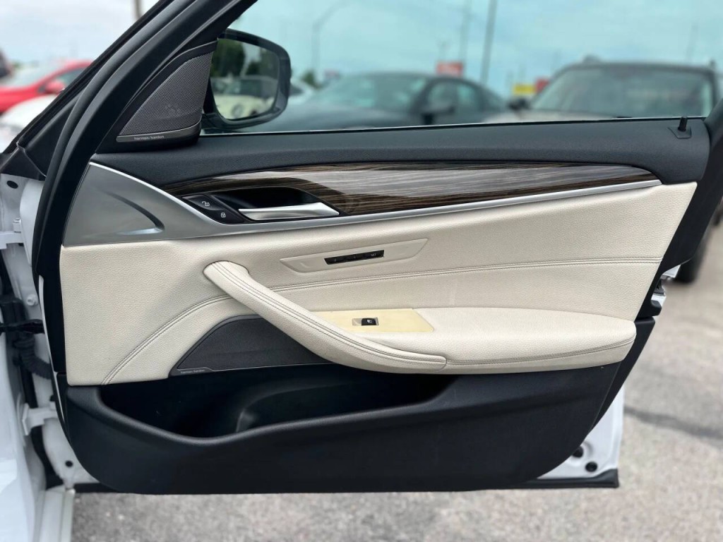 2018 BMW 5 Series Image 22