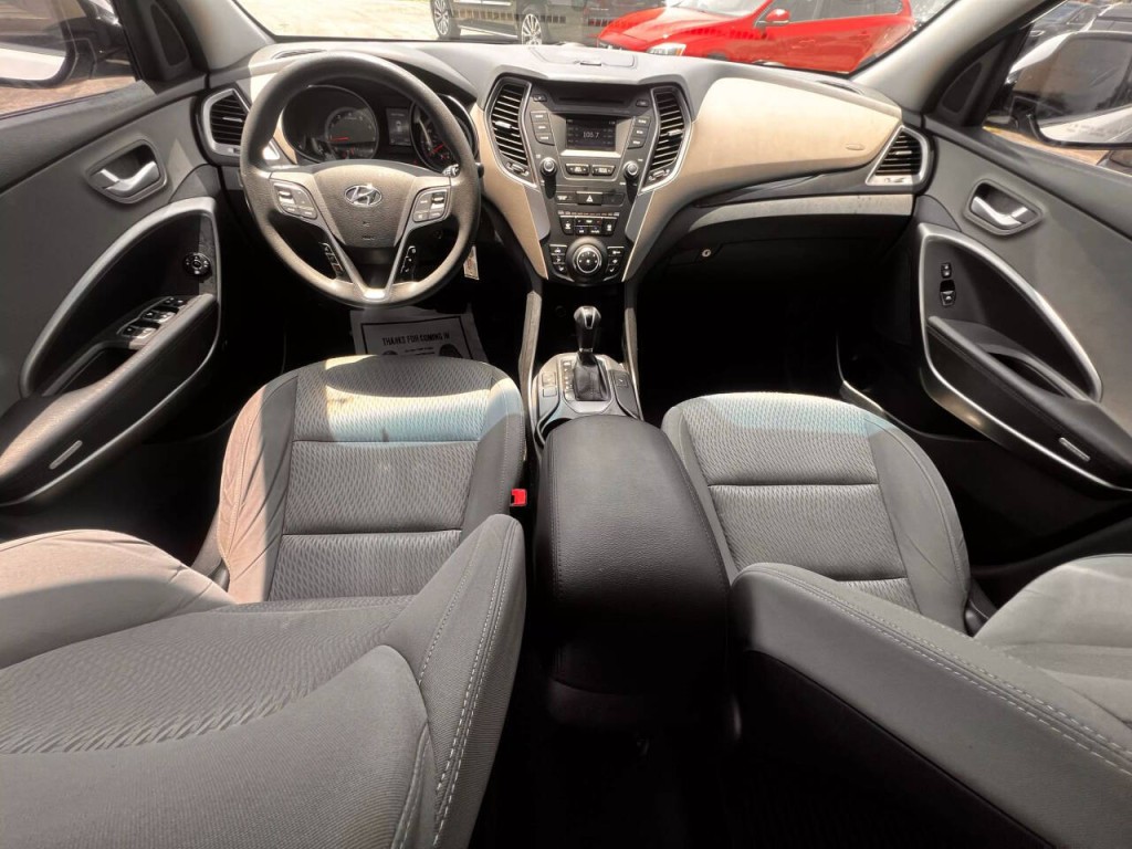 2016 Hyundai Santa Fe Image 14