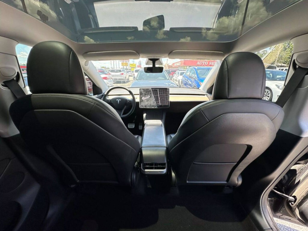 2021 Tesla Model Y Image 15