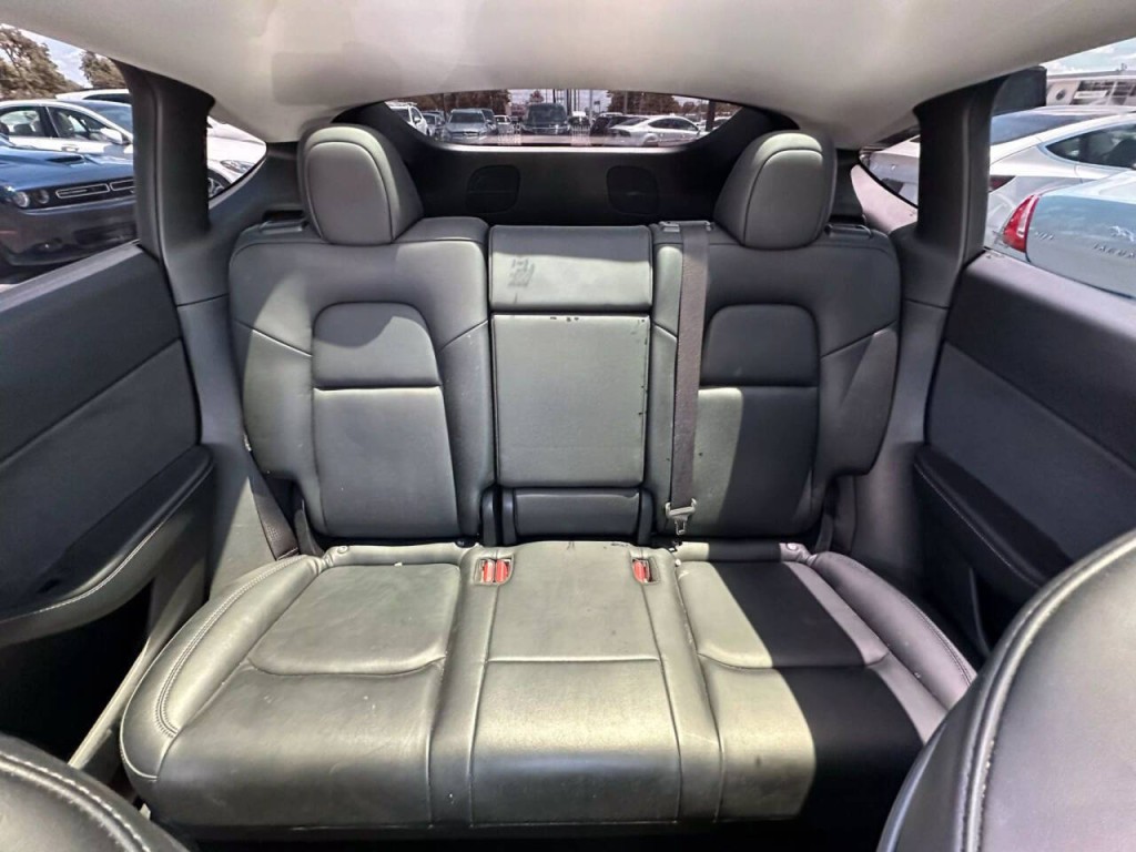 2021 Tesla Model Y Image 16