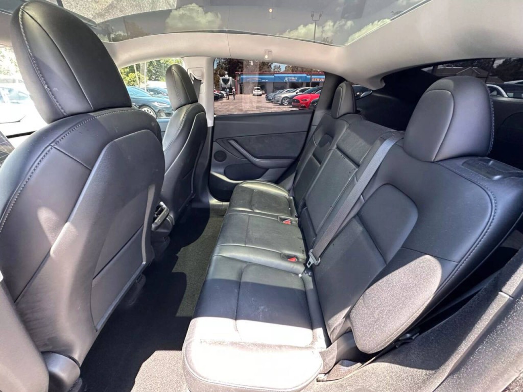 2021 Tesla Model Y Image 17