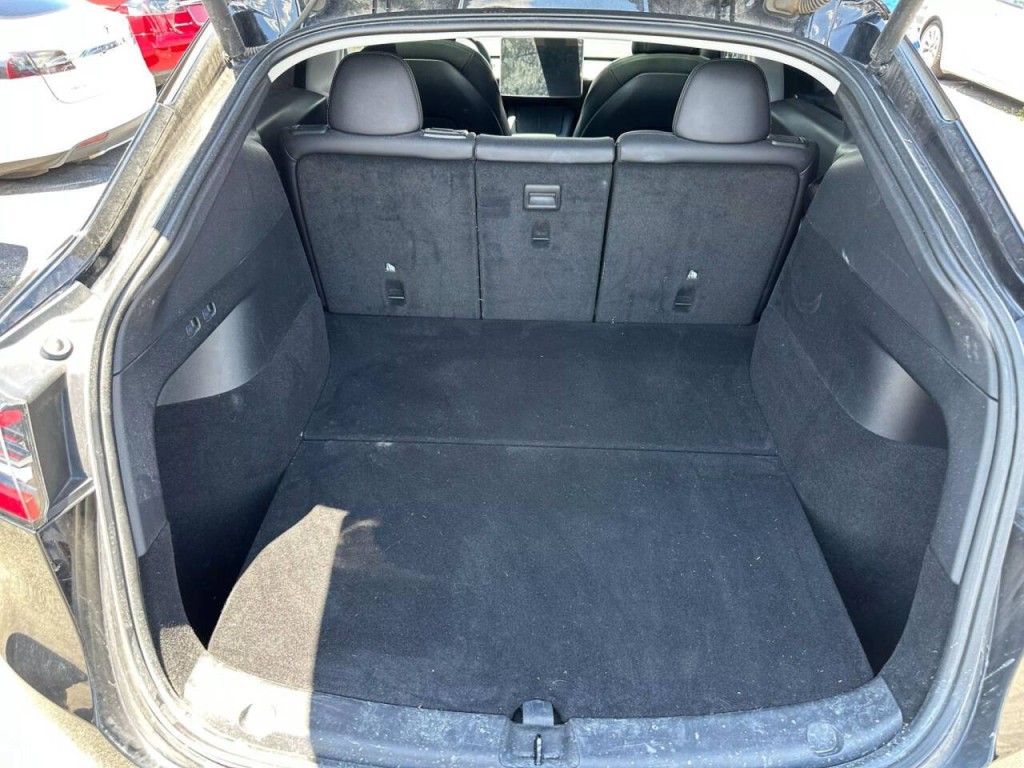 2021 Tesla Model Y Image 18