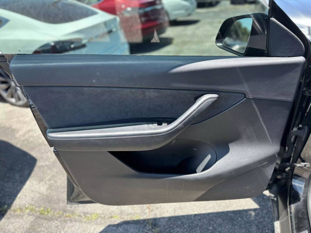 2021 Tesla Model Y Image 20