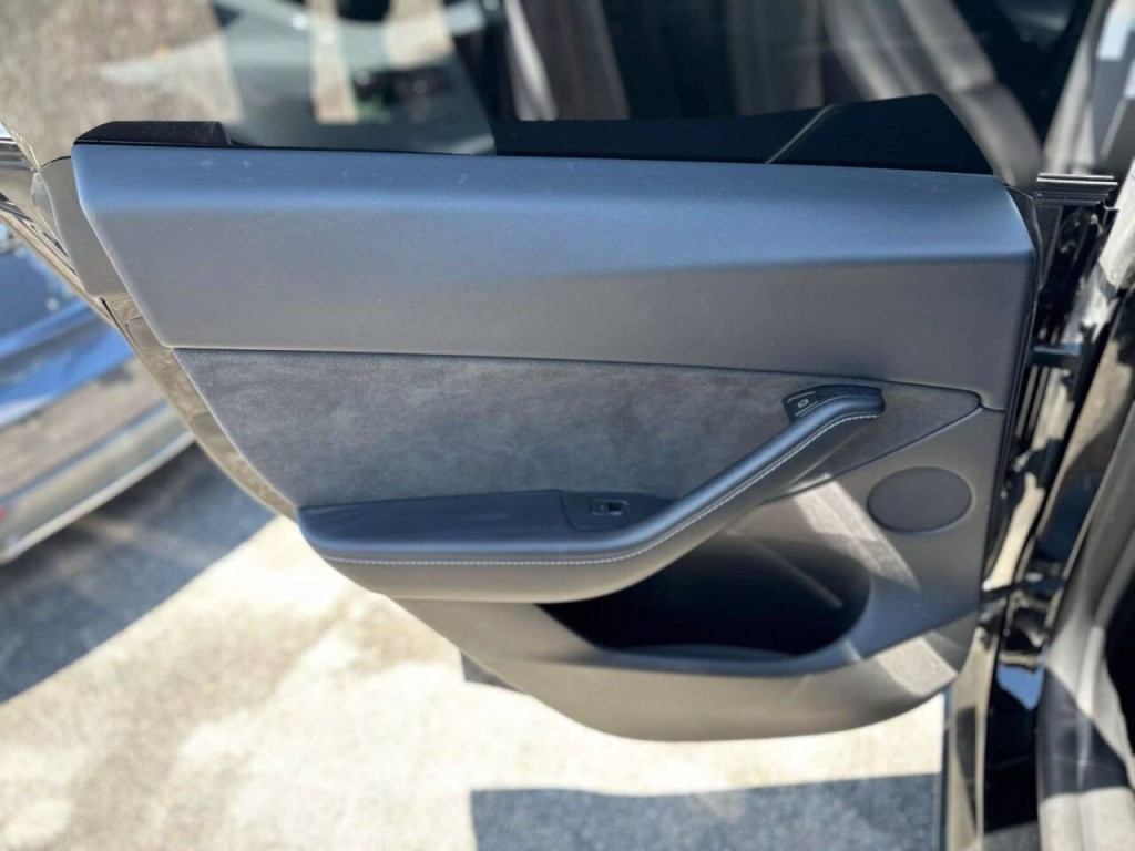 2021 Tesla Model Y Image 21