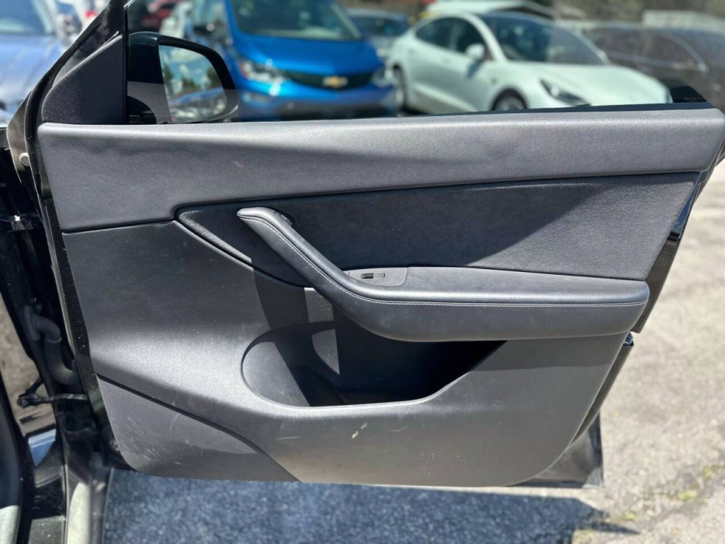 2021 Tesla Model Y Image 22