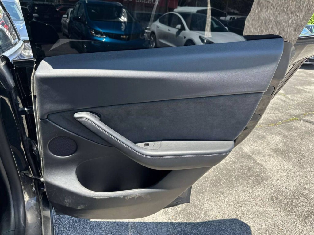 2021 Tesla Model Y Image 23