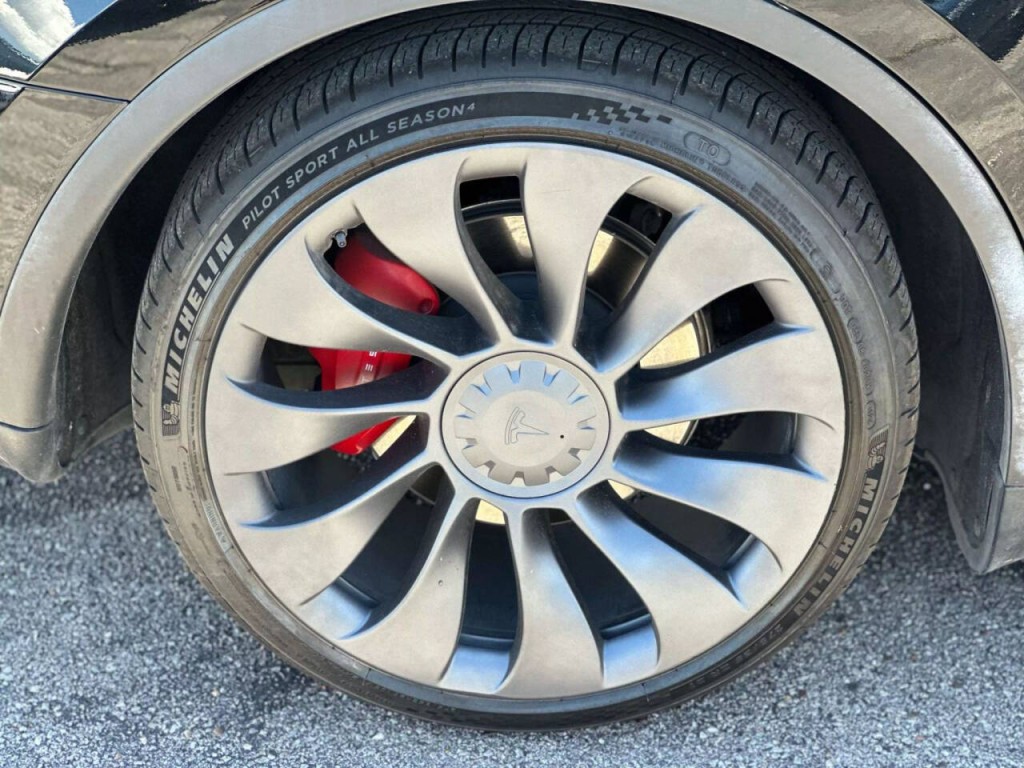 2021 Tesla Model Y Image 24