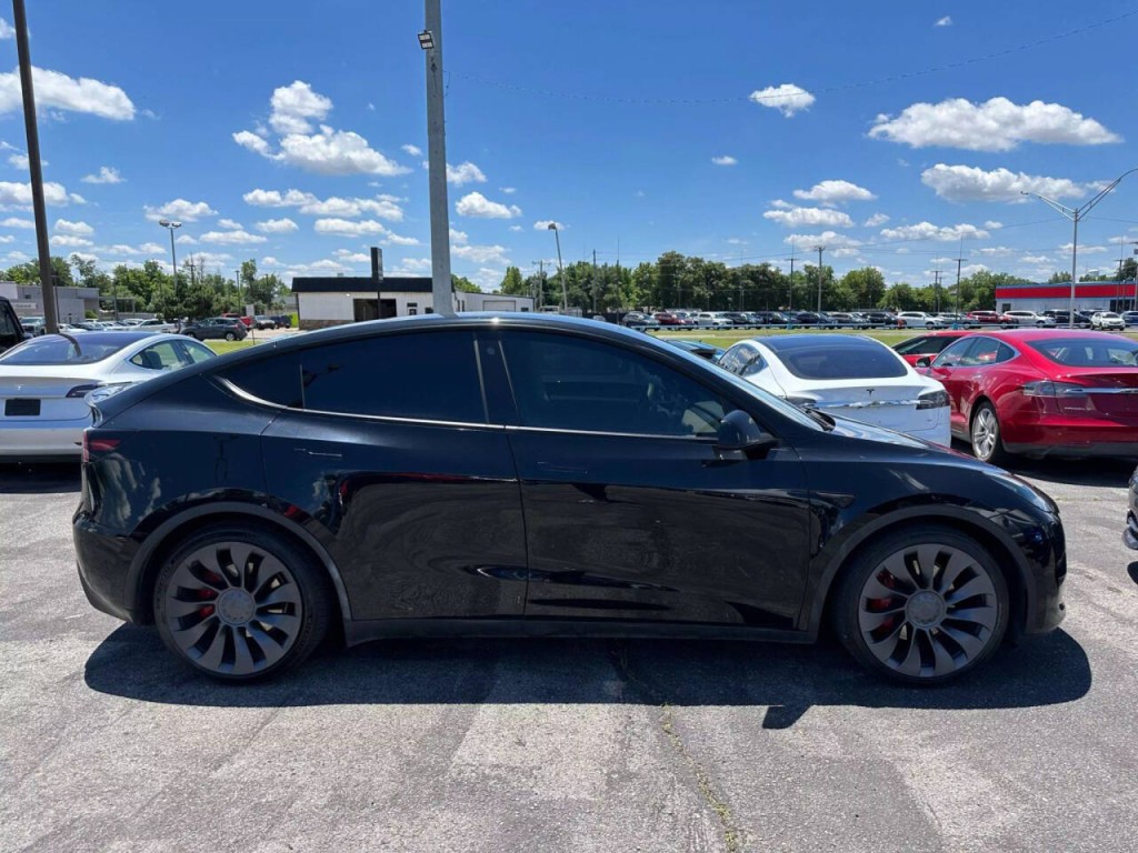 2021 Tesla Model Y Image 31