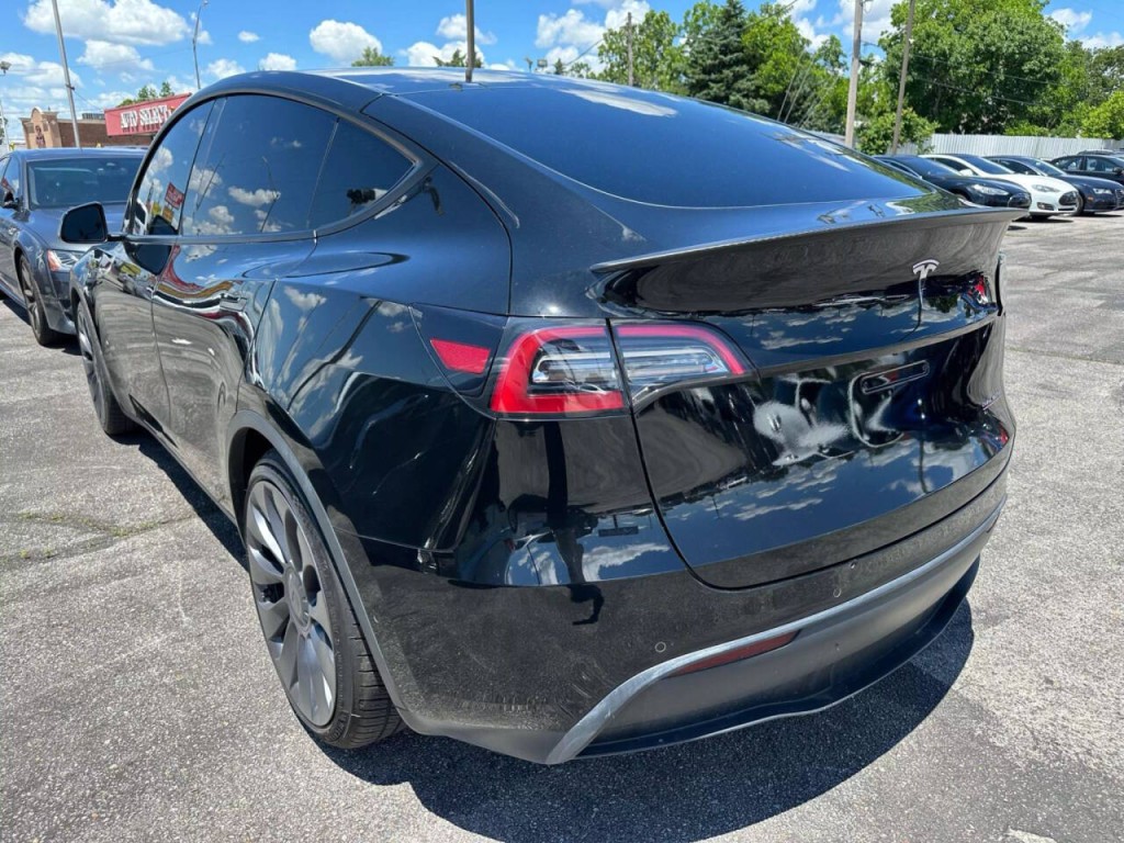 2021 Tesla Model Y Image 34