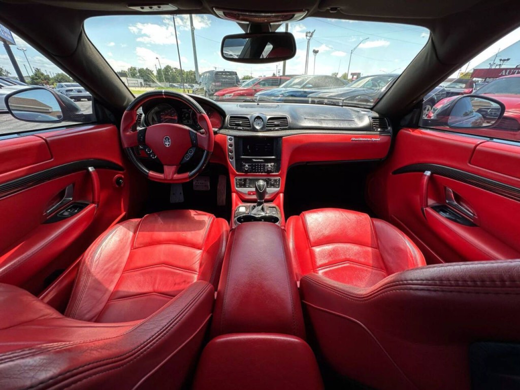 2013 Maserati GranTurismo Image 2