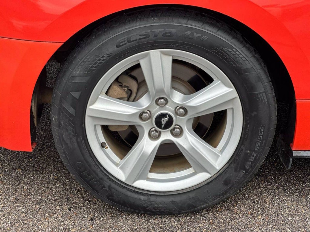 2015 Ford Mustang Image 19