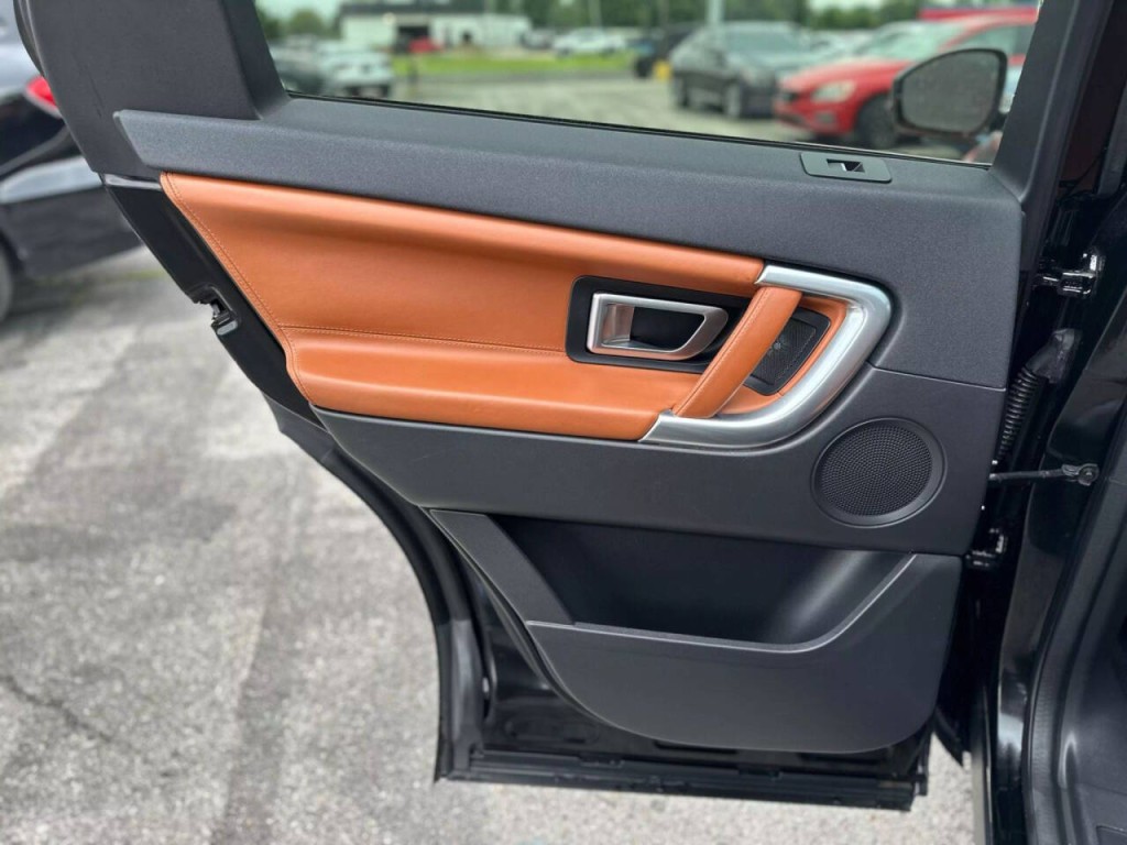 2015 Land Rover Discovery Sport Image 21
