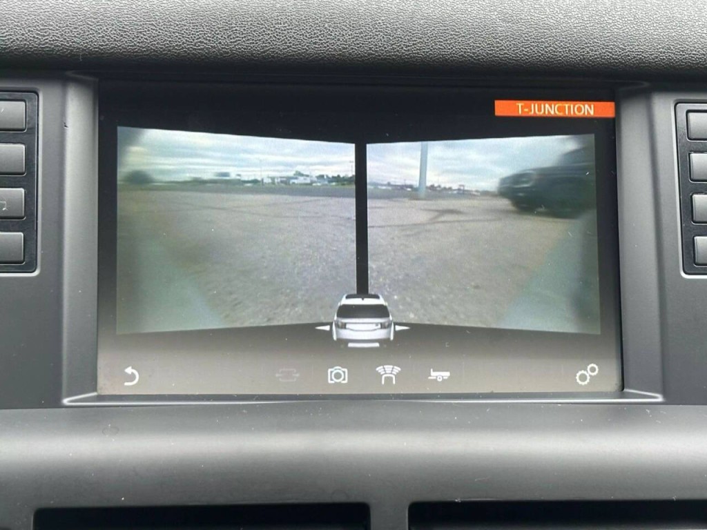 2015 Land Rover Discovery Sport Image 38