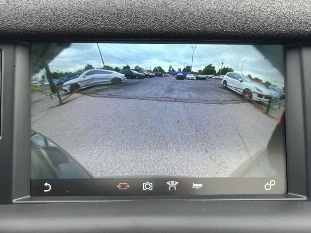 2015 Land Rover Discovery Sport Image 39
