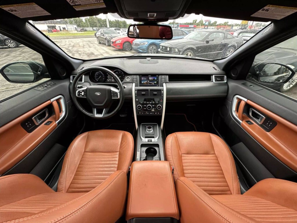 2015 Land Rover Discovery Sport Image 2